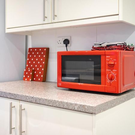 Cozy Rooms In Shared Accommodation Near Anfield Stadium With Parking And Wifi Ливърпул Екстериор снимка