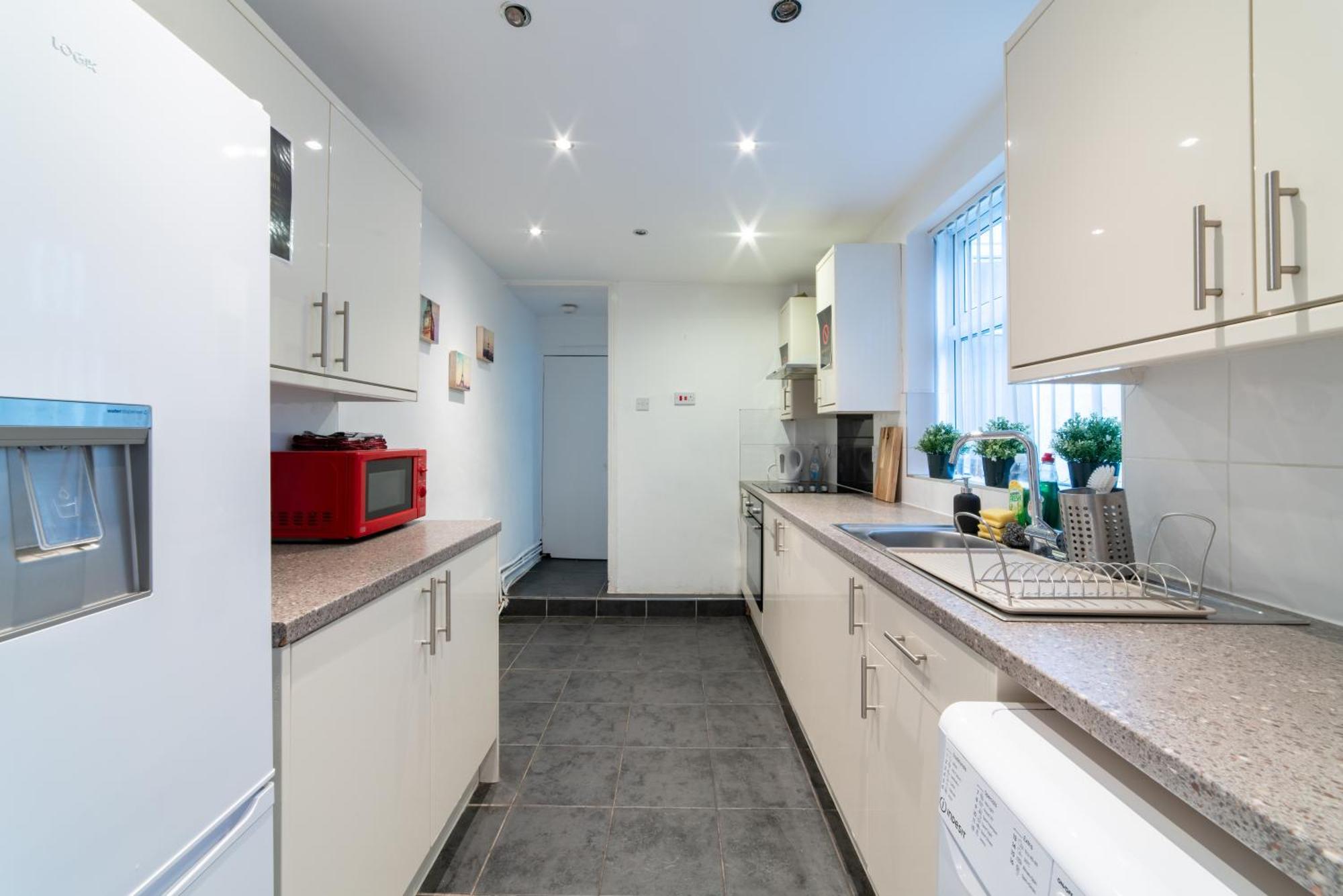 Cozy Rooms In Shared Accommodation Near Anfield Stadium With Parking And Wifi Ливърпул Екстериор снимка