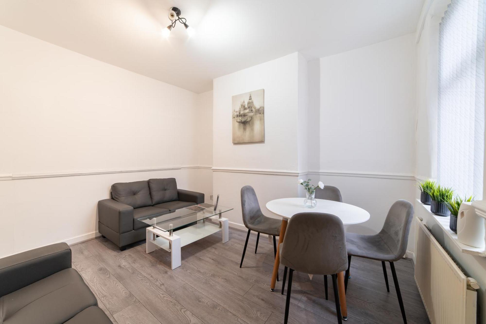 Cozy Rooms In Shared Accommodation Near Anfield Stadium With Parking And Wifi Ливърпул Екстериор снимка
